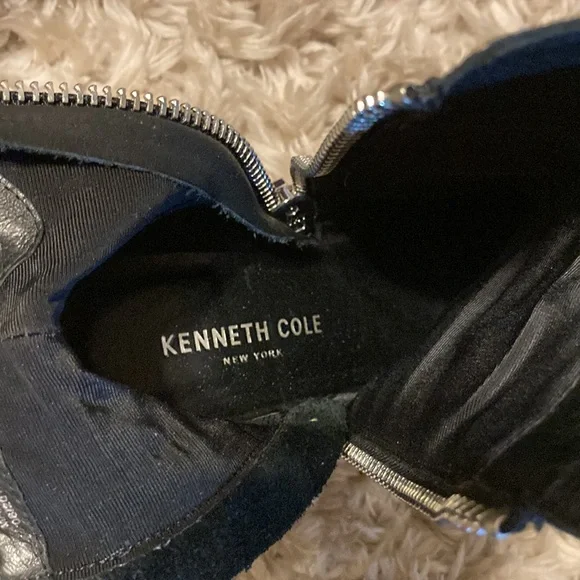 Kenneth Cole black leather ankle boot, Size 7 - Picture 11 of 11